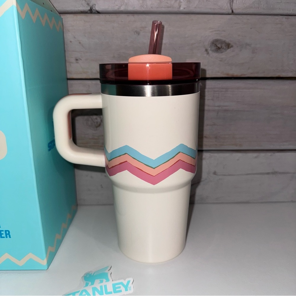 Stanley 20oz Easter Quencher Tumbler Cream Egg-cellence NWT, Limited Edition - Picture 4 of 9